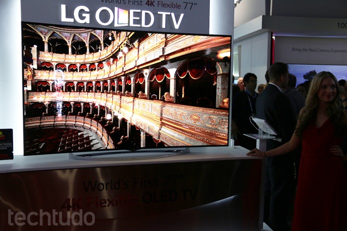 LG lançou TV enorme, OLED, 4K e curva (Foto: Fabricio Vitorino/TechTudo)