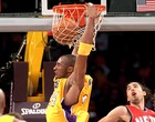 Bryant e Gasol brilham e Lakers vencem Nets (Getty Images)