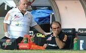 Ricardo Gomes passa mal no clássico entre Vasco e Fla (Foto: Reprodução TV)