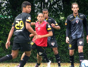 jogadores do São Paulo no treino