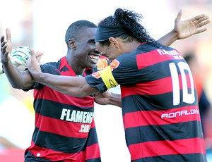 Negueba Ronaldinho gol Flamengo (Foto: VIPCOMM)