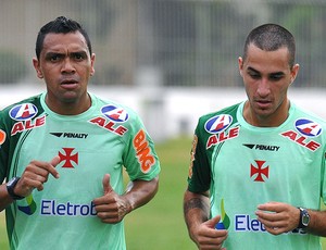 Leandro e Leandro Chaparro no treino do Vasco (Foto: Marcelo Sadio / Site Oficial do Vasco da Gama)