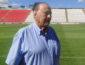 Joaquim Nogueira, doou o terreno onde foi construída a Arena do Jacaré, estádio do Democrata (Foto: Valeska Silva / Globoesporte.com)