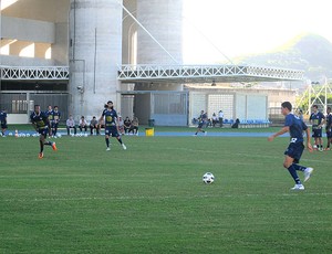 jogadores no treino do Botafogo (Foto: Thiago Fernandes / GLOBOESPORTE.COM)