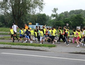 Stefaan Engels corrida de rua 365 maratonas crianças (Foto: Reprodução)