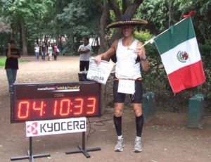 Stefaan Engels corrida de rua 365 maratonas México (Foto: Reprodução)