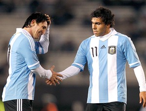 Messi e Tevez no amistoso da Argentina (Foto: AFP)