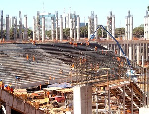 obras no estádio Nacional de Brasília (Foto: Marcelo Junior / Globoesporte.com)