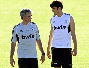 José Mourinho e Kaká no treino do Real Madrid (Foto: AFP)