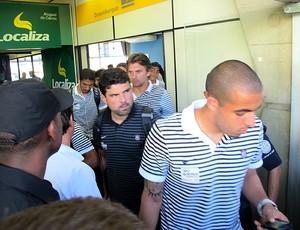 Desembarque do Corinthians em São José dos Campos (Foto: Carlos Augusto Ferrari / GLOBOESPORTE.COM)