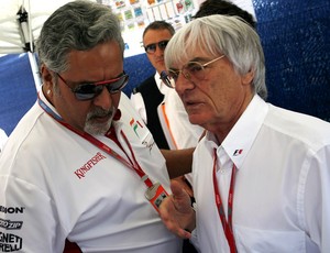 Formula 1 - Bernie Ecclestone e Vijay Mallya (Foto: AFP)