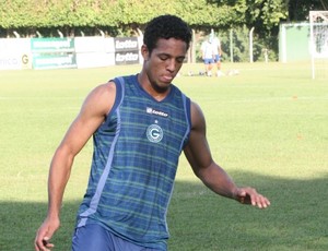Wellington pode fazer sua estreia pelo Goiás nesta sexta (Foto: Rosiron Rodrigues/Goiás E.C.)