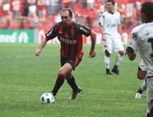 Paulo Baier no jogo contra o Figueirense (Foto: Divulgação/Atlético-PR)