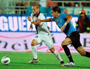 Sneijder na partida do Inter de Milão contra o Novara (Foto: EFE)