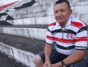 Jorge Luís, torcedor do Santa Cruz (Foto: Bruno Marinho/GLOBOESPORTE.COM)