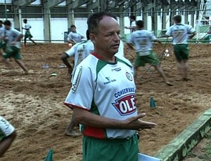 Paulinho Ceará, técnico do Morrinhos (Foto: Reprodução/TV Anhanguera)