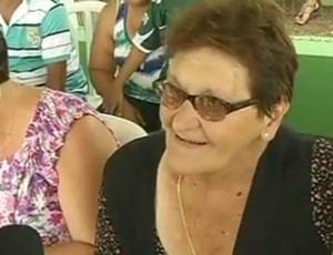 Mãe de Marcos chora ao falar sobre aposentadoria do goleiro (Reprodução / TV TEM)