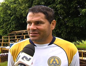 Leonardo Souza, técnico da Aparecidense (Foto: Reprodução/TV Anhanguera)