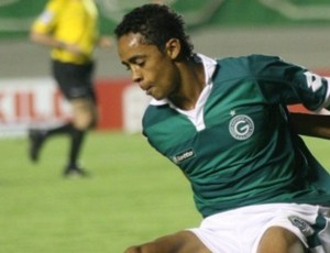 Felipe Amorim, atacante do Goiás (Foto: Rosiron Rodrigues/Goiás E.C.)