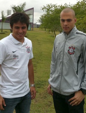 Willian e Julio Cesar do Corinthians (Foto: Leandro Canônico / Globoesporte.com)