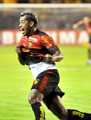 Marcelinho Paraíba comemora gol do Sport contra o Náutico (Foto: Futura Press)