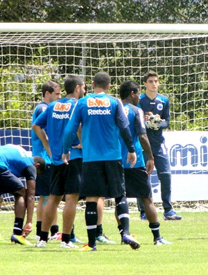 jogadores cruzeiro treino (Foto: Fernando Martins / Globoesporte.com)