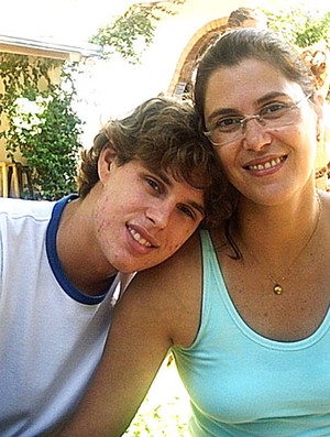 Bruninho com a mãe Vera Mossa (Foto: Divulgação / Arquivo Pessoal)