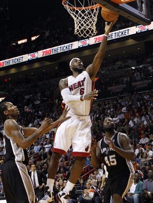 LeBron James, do Miami Heat (Foto: AP)