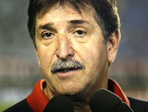 René Simões na partida do Atlético-GO (Foto: Divulgação / Site Oficial)