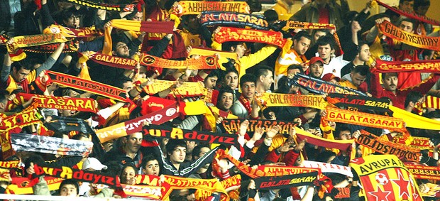 Na Turquia, clássico tenso entre Besiktas e Galatasaray foi