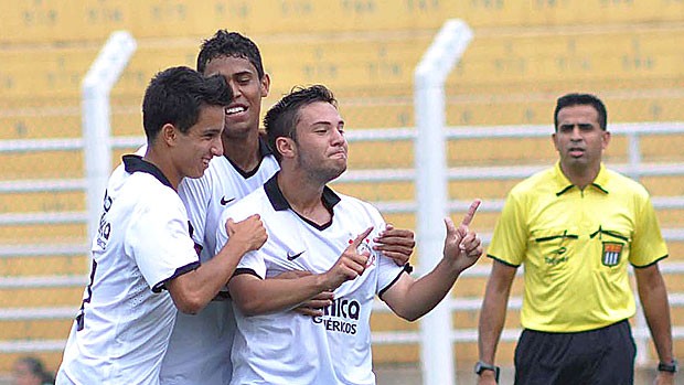 Geovanni gol Corinthians copa são paulo (Foto: Fernando Calzzani / Ag. Estado)