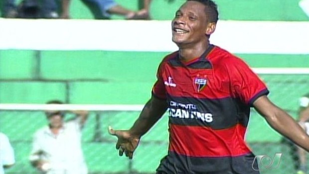 Marcão, autor de dois gols contra o Rio Verde (Foto: Reprodução/TV Anhanguera)