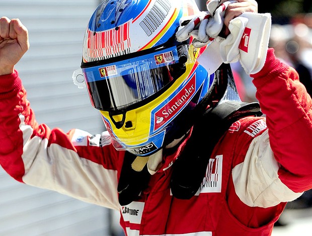Alonso comemora pole no GP de Monza