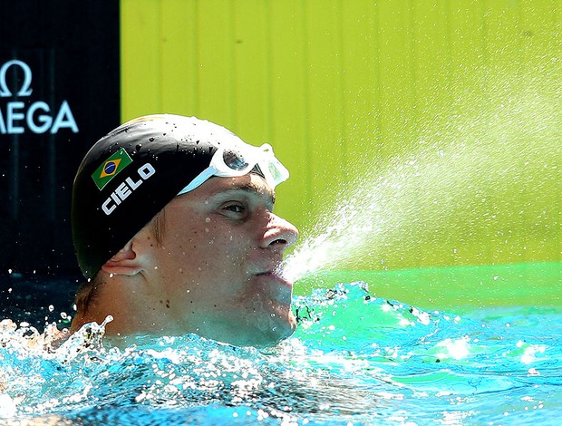 Cesar Cielo na prova dos 100 metros livre na Copa do Mundo de natação