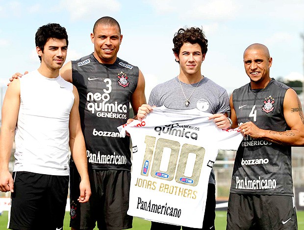 Jonas Brothers Ronaldo Roberto Carlos Corinthians