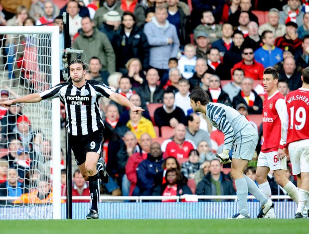 Andy Carrol Arsenal x Newcastle