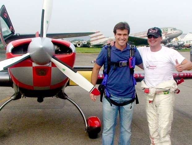 Esporte Espetacular faz acrobacias aéreas com o piloto Paulo Medina