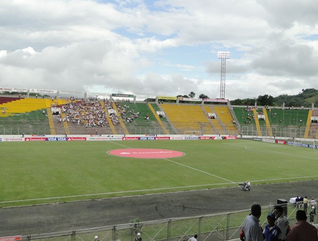 Estádio Ibagué (Foto: Fernando Martins / Globoesporte.com)
