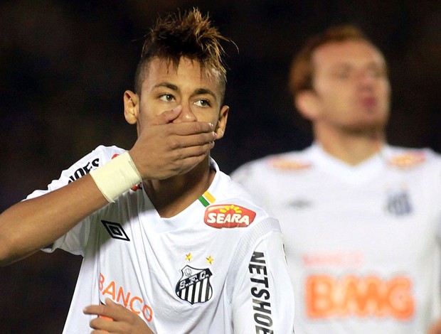 Neymar na partida do Santos contra o Peñarol (Foto: Reuters)