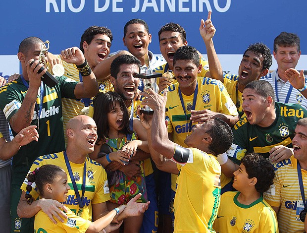 futebol de areia brasil campeão sul-americano (Foto: Agência EFE)