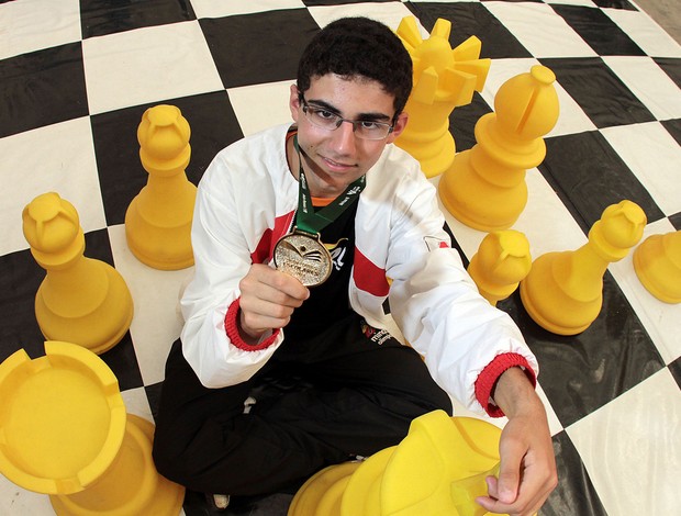Atleta é penta no torneio de xadrez