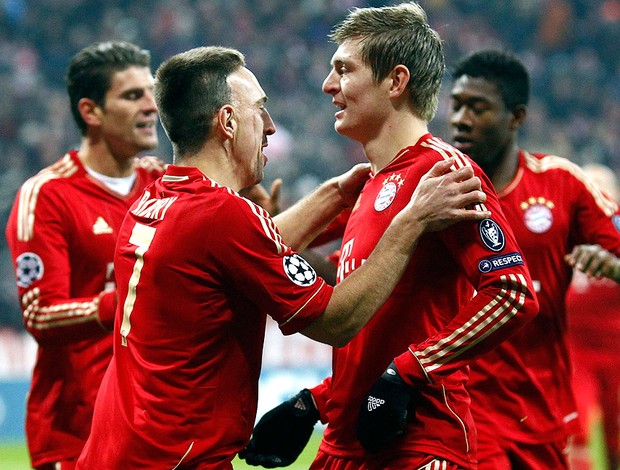 Ribery e Toni Kroos - Bayern Munique x Villarreal (Foto: Reuters)