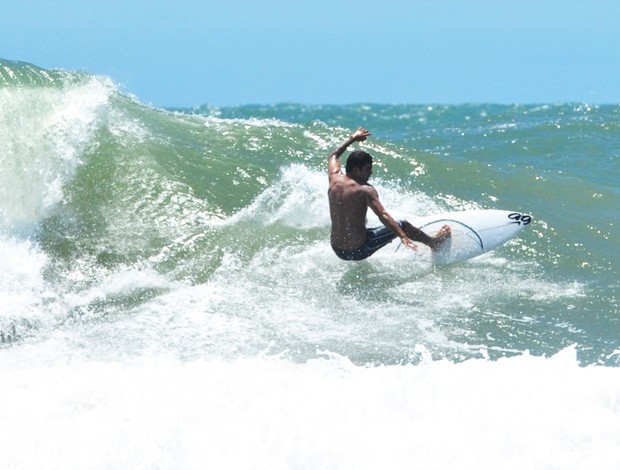 scooby tripa nas ondas nas ondas de itacaré esporte espetacular (Foto: João Cotta/Divulgação)