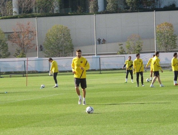 Piqué treino Barcelona (Foto: Thiago Dias / Globoesporte.com)