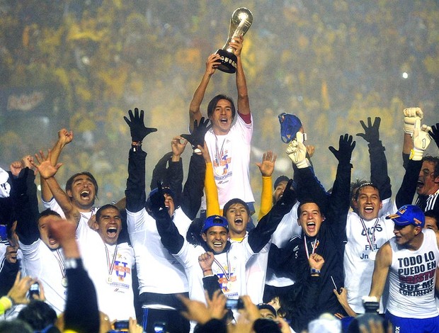 jogadores do Tigres comemoram título no México (Foto: EFE)