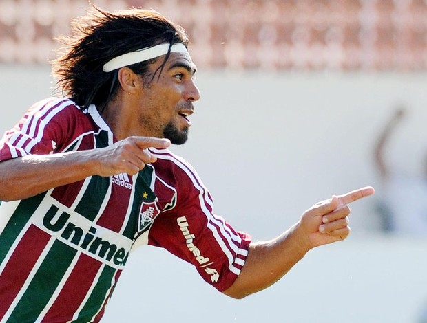 Araujo gol Fluminense (Foto: Dhavid Normando / Photocamera)