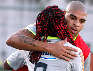 Adriano e Vagner Love, treino do Flamengo