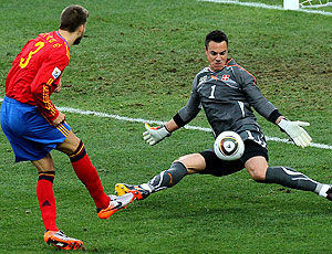 Gerard Pique jogo Espanha contra Suíça
