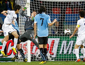 Lee Chung-yong gol Coreia do Sul contra Uruguai