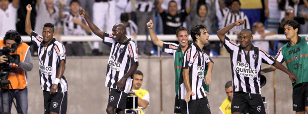 Maicosuel, Somália, Caio...comemoram gol. Botafogo